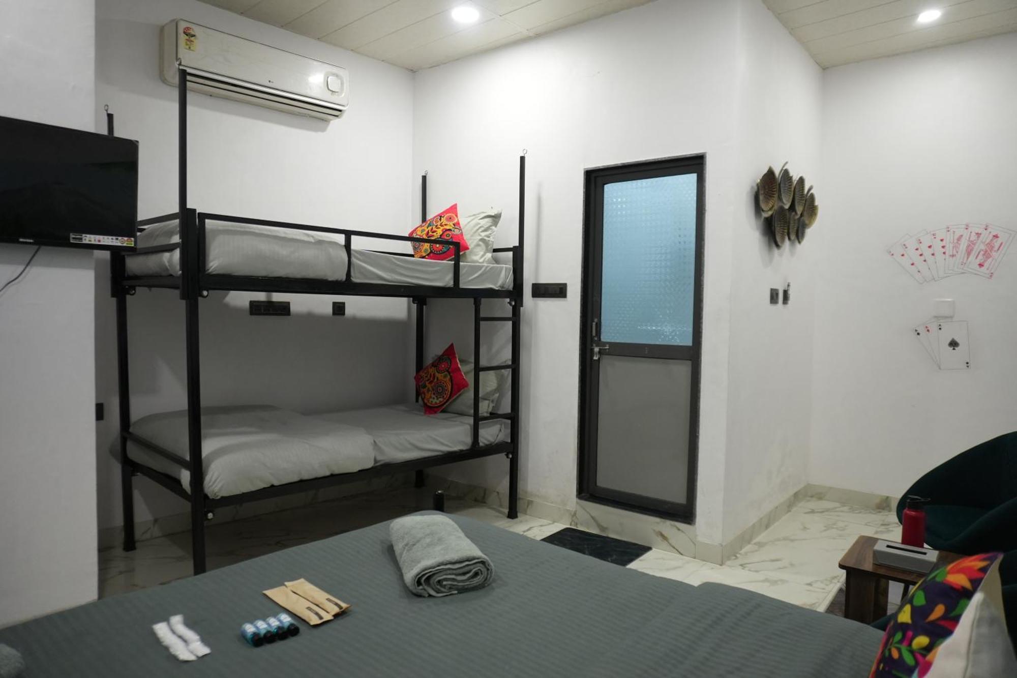 فندق Funky Backpackers أُودايبور المظهر الخارجي الصورة